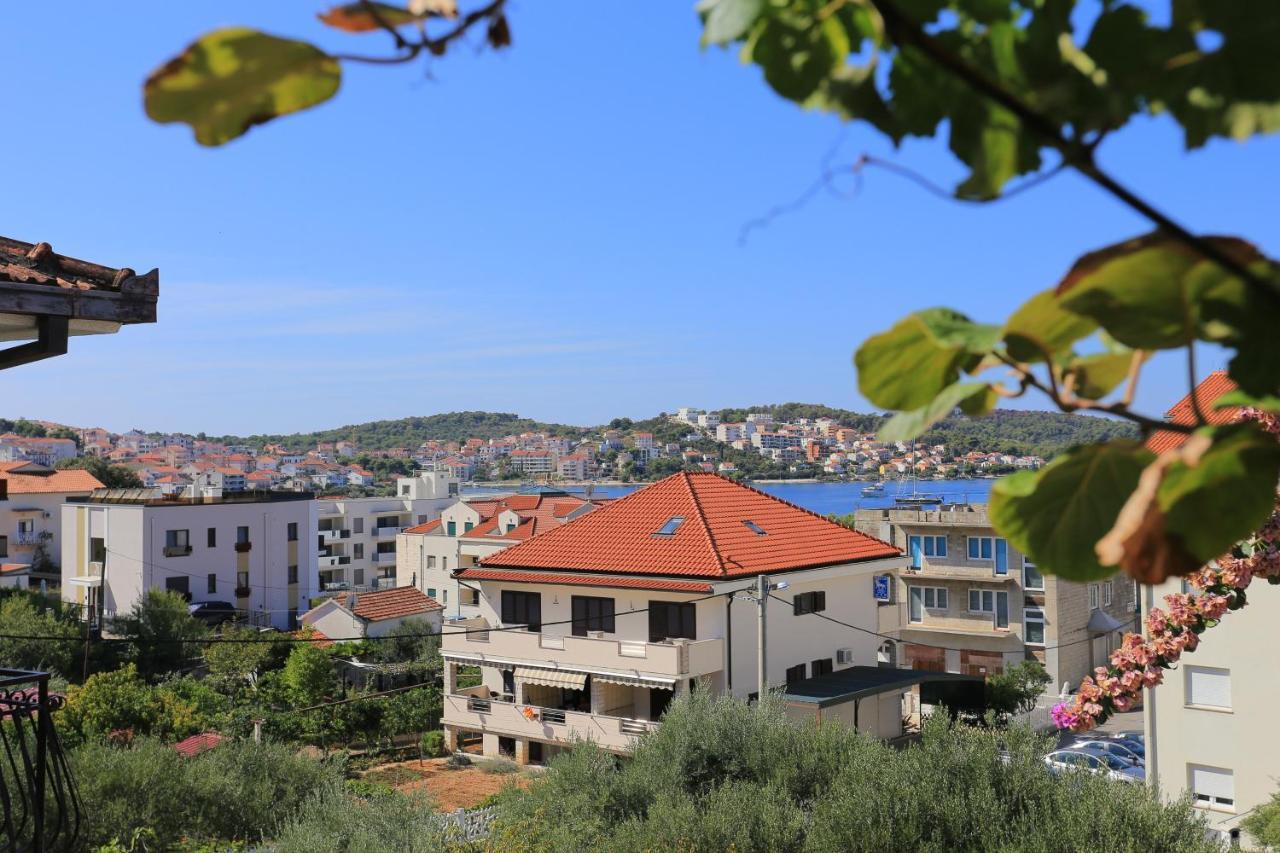 Apartments By The Sea Okrug Gornji, Ciovo - 1069 Trogir Exterior photo